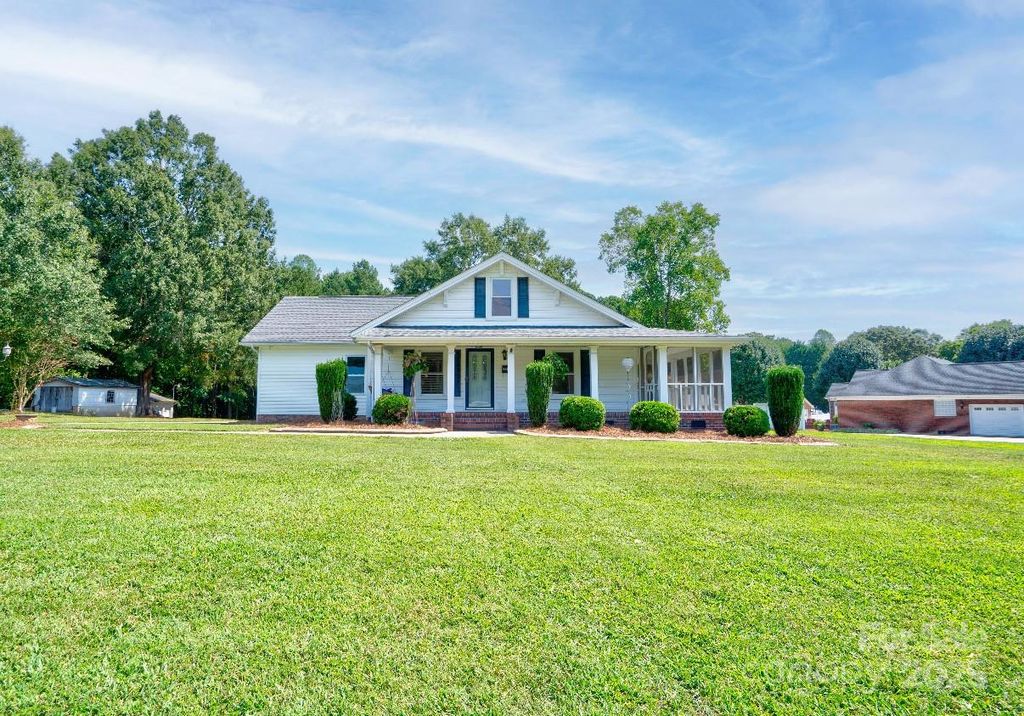913 E Academy Street, Cherryville, NC 28021