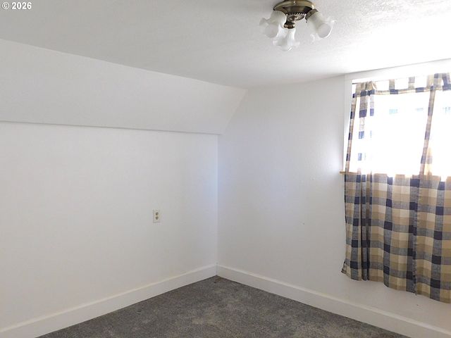 496 HAMBURG Ave, Astoria, OR 97103