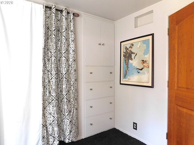 496 HAMBURG Ave, Astoria, OR 97103