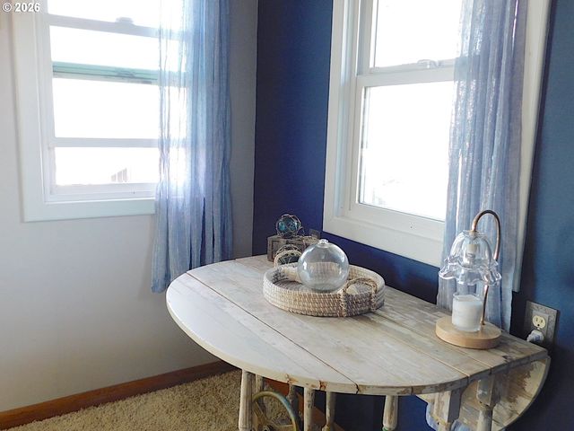 496 HAMBURG Ave, Astoria, OR 97103