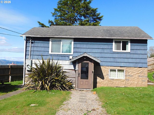 496 HAMBURG Ave, Astoria, OR 97103