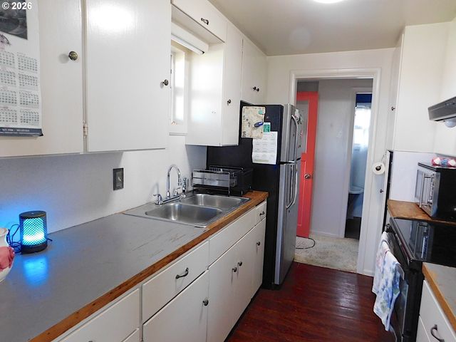 496 HAMBURG Ave, Astoria, OR 97103