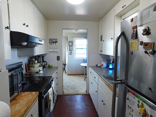 496 HAMBURG Ave, Astoria, OR 97103