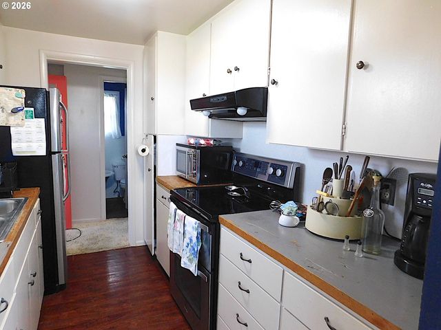 496 HAMBURG Ave, Astoria, OR 97103