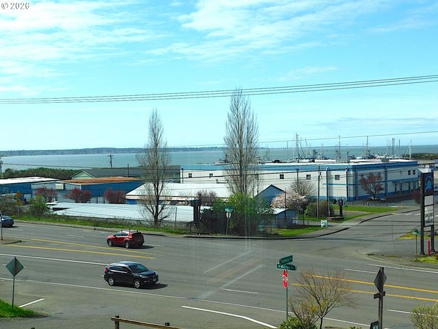 496 HAMBURG Ave, Astoria, OR 97103