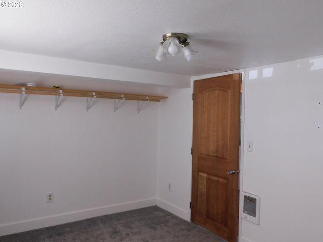 496 HAMBURG Ave, Astoria, OR 97103