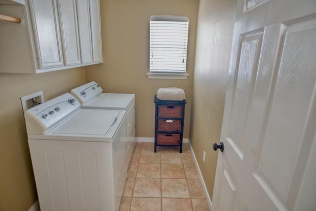 608 Prairie Lane, Angleton, TX 77515