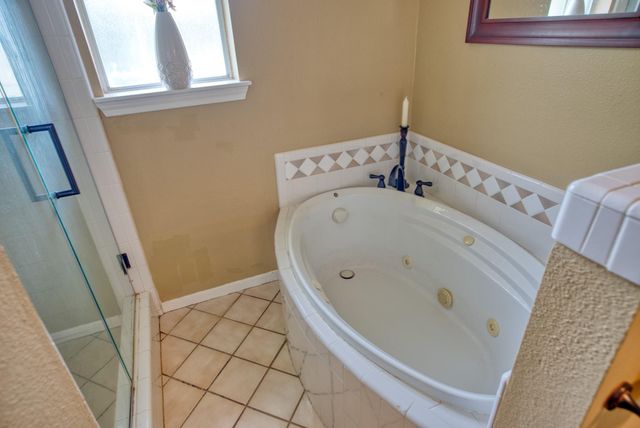 608 Prairie Lane, Angleton, TX 77515