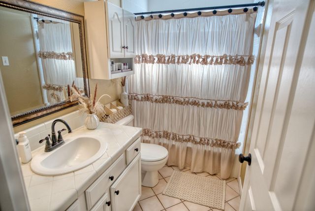608 Prairie Lane, Angleton, TX 77515