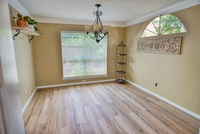 608 Prairie Lane, Angleton, TX 77515