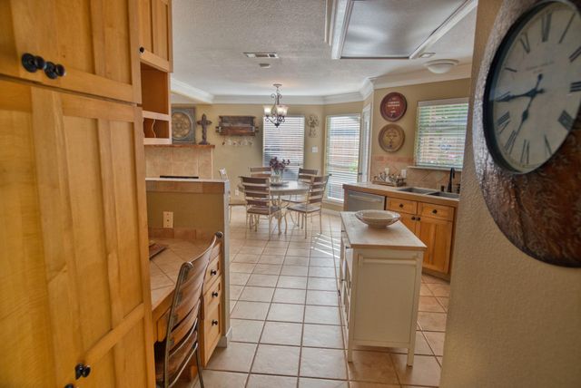 608 Prairie Lane, Angleton, TX 77515