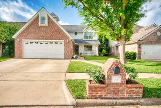 608 Prairie Lane, Angleton, TX 77515