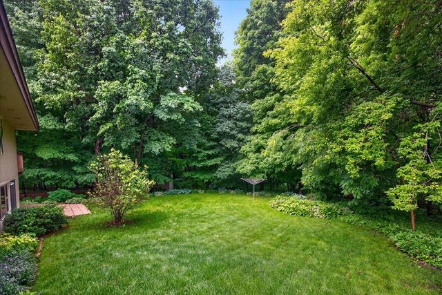 1296 Blue Heron Trail, Shakopee, MN 55379