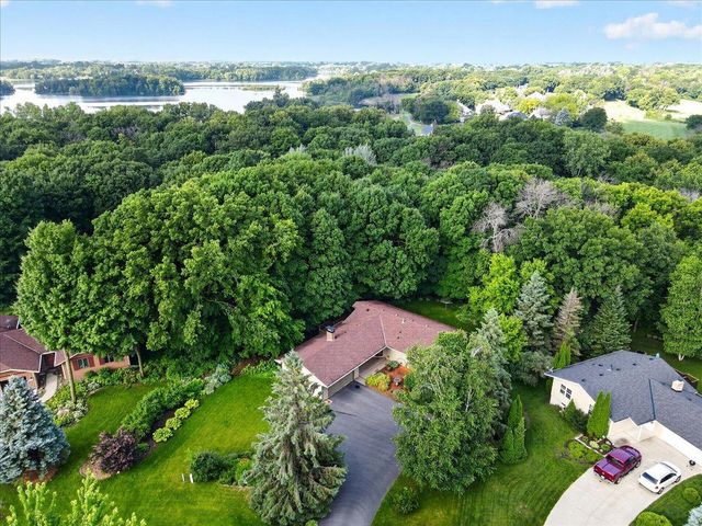 1296 Blue Heron Trail, Shakopee, MN 55379