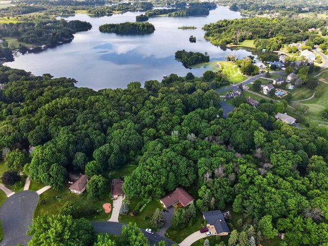 1296 Blue Heron Trail, Shakopee, MN 55379