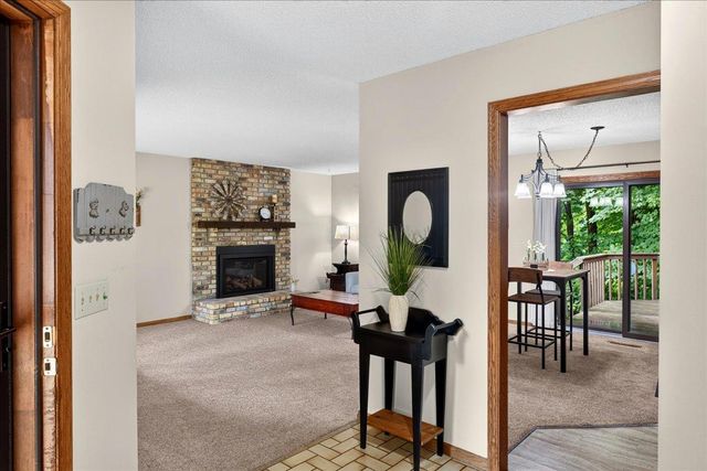 1296 Blue Heron Trail, Shakopee, MN 55379