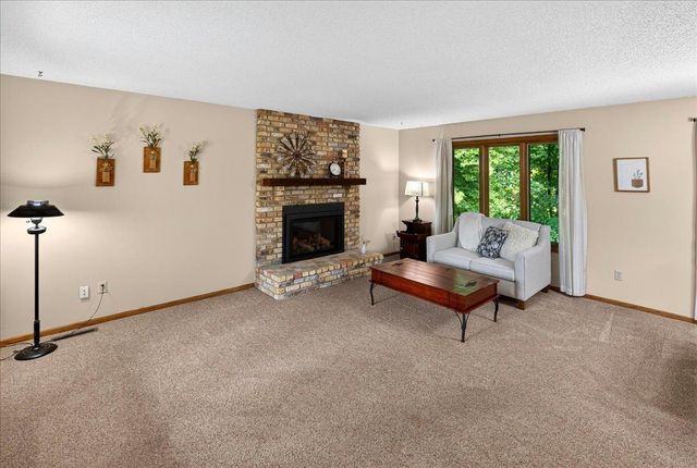 1296 Blue Heron Trail, Shakopee, MN 55379