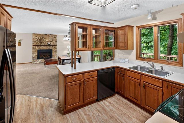 1296 Blue Heron Trail, Shakopee, MN 55379