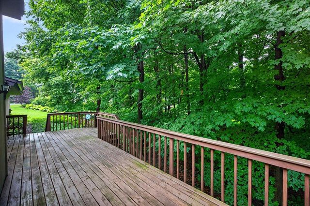1296 Blue Heron Trail, Shakopee, MN 55379