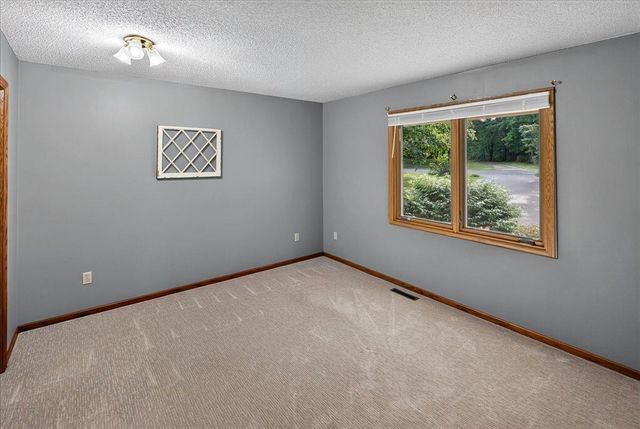 1296 Blue Heron Trail, Shakopee, MN 55379