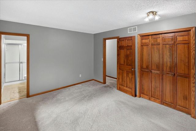 1296 Blue Heron Trail, Shakopee, MN 55379