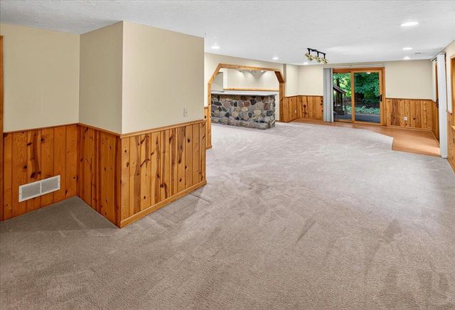 1296 Blue Heron Trail, Shakopee, MN 55379