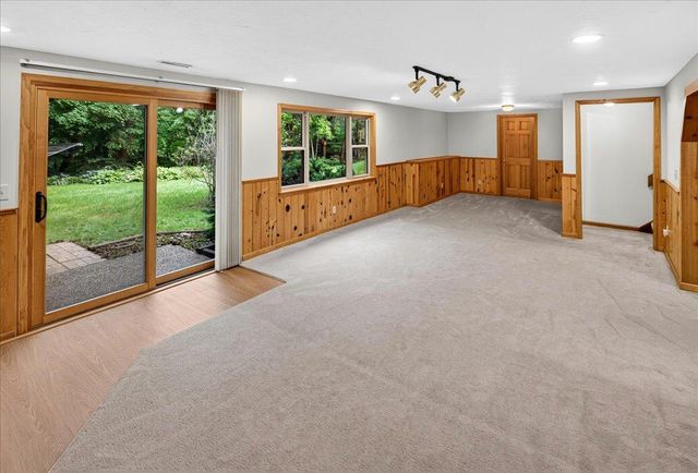 1296 Blue Heron Trail, Shakopee, MN 55379