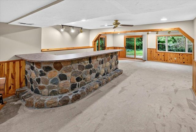 1296 Blue Heron Trail, Shakopee, MN 55379