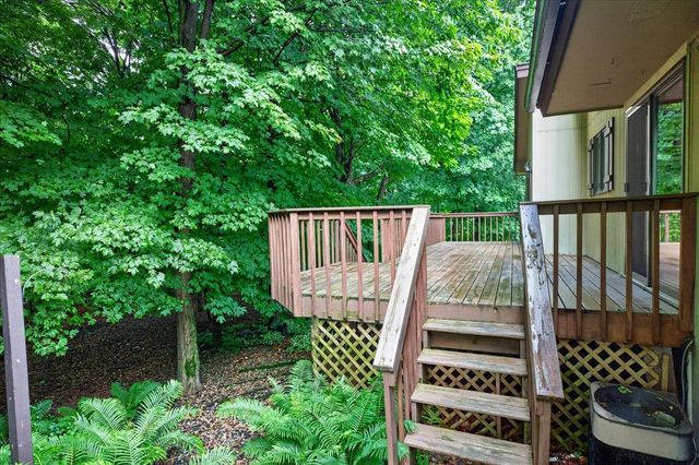 1296 Blue Heron Trail, Shakopee, MN 55379