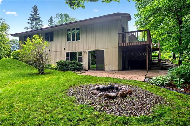 1296 Blue Heron Trail, Shakopee, MN 55379