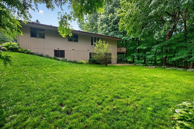 1296 Blue Heron Trail, Shakopee, MN 55379