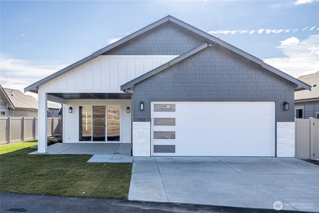 910 Racine Springs Drive, Wenatchee, WA 98801