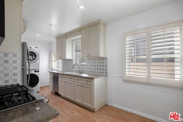 1512 Ocean Park Boulevard 1, Santa Monica, CA 90405