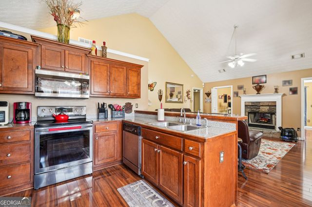 345 Annslee Circle, Loganville, GA 30052