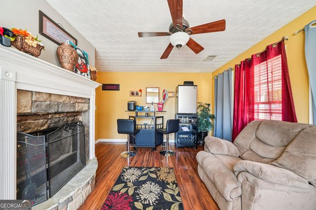 345 Annslee Circle, Loganville, GA 30052