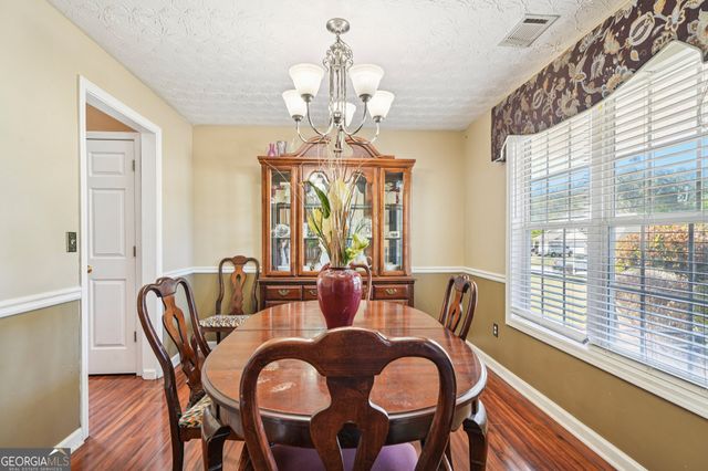 345 Annslee Circle, Loganville, GA 30052