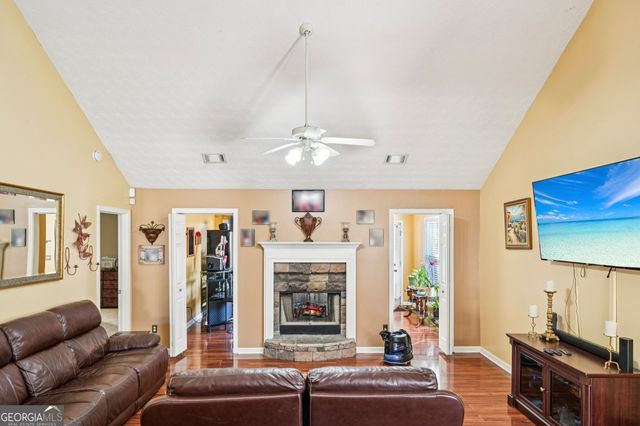 345 Annslee Circle, Loganville, GA 30052