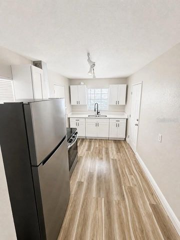 220 13TH AVENUE W, Bradenton, FL 34205