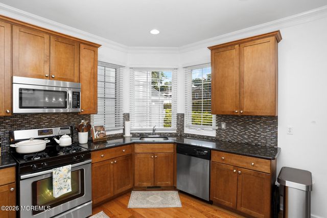 16 Mariners Bend, Brielle, NJ 08730