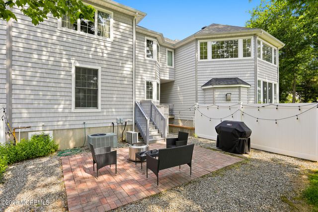 16 Mariners Bend, Brielle, NJ 08730