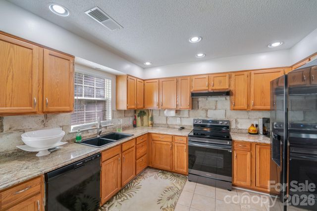 6101 Skyline Drive, Charlotte, NC 28269