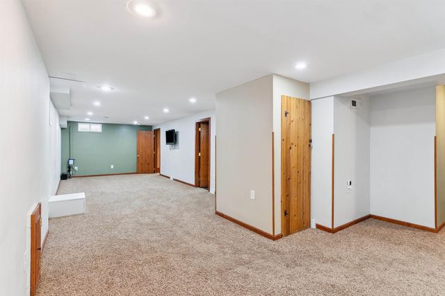 3230 Terrace Drive, Cedar Falls, IA 50613