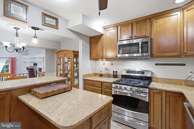 8402 UXBRIDGE CT, Springfield, VA 22151
