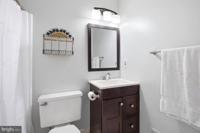 8402 UXBRIDGE CT, Springfield, VA 22151