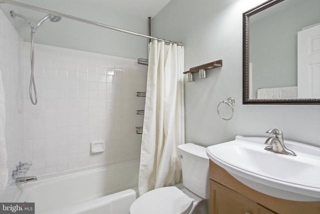 8402 UXBRIDGE CT, Springfield, VA 22151