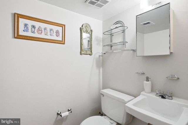 8402 UXBRIDGE CT, Springfield, VA 22151