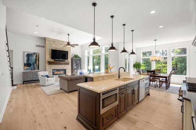 3965 Black Bear Pointe, Waukee, IA 50263