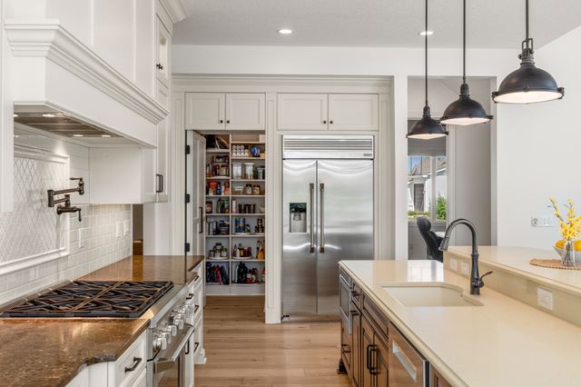 3965 Black Bear Pointe, Waukee, IA 50263