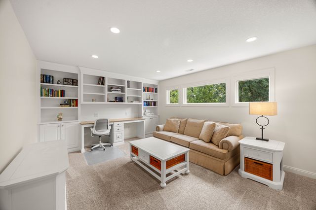 3965 Black Bear Pointe, Waukee, IA 50263