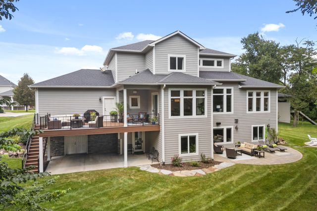 3965 Black Bear Pointe, Waukee, IA 50263